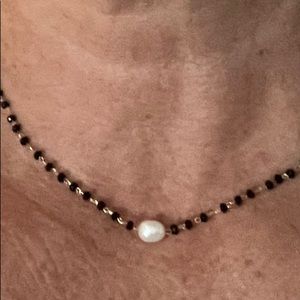 Adorable adjustable choker with dainty pearl